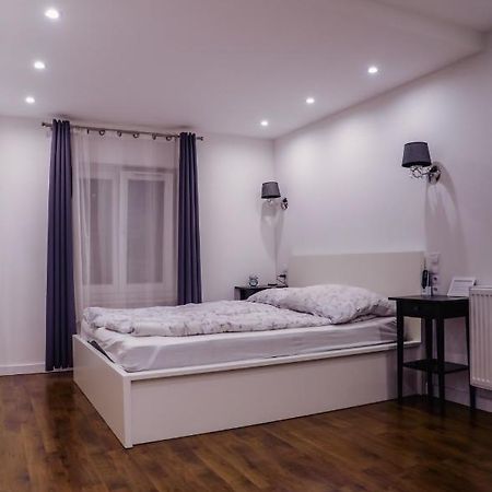 White Apartment In Center Of Kattowitz Exterior foto