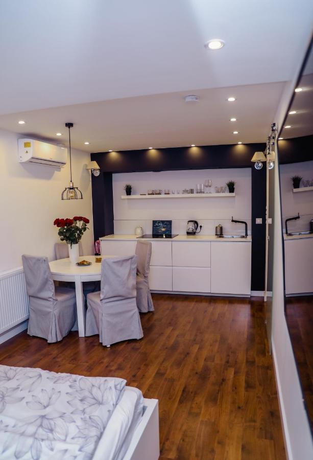 White Apartment In Center Of Kattowitz Exterior foto