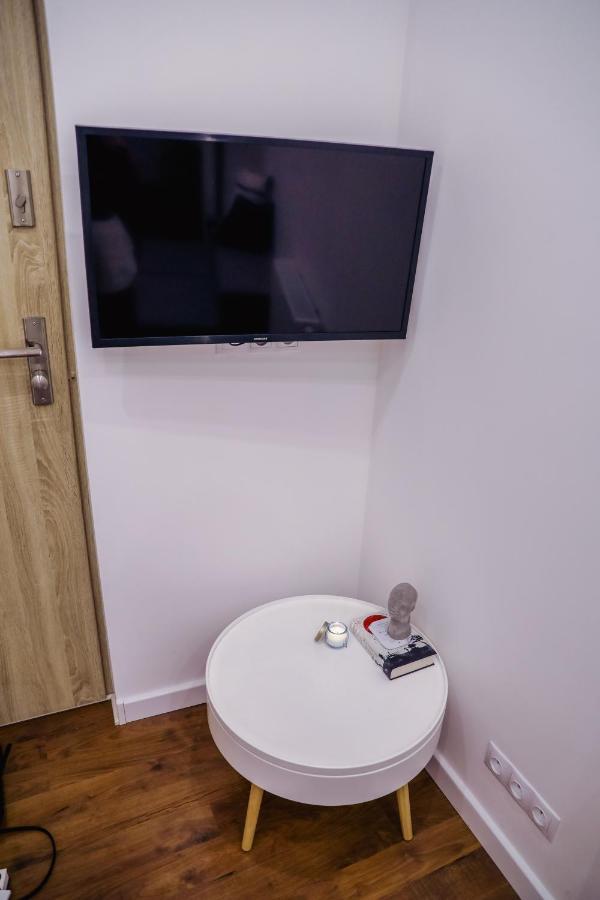 White Apartment In Center Of Kattowitz Exterior foto